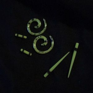 Gauges, Spiral Tapers and plugs